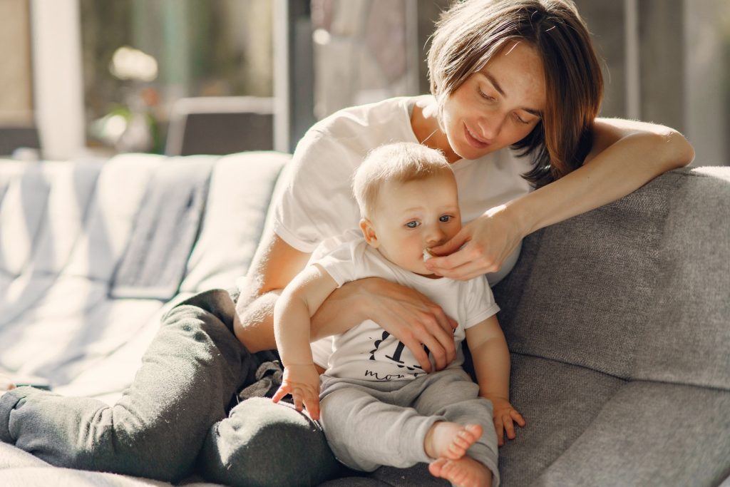 Dịch vụ chăm bé tại nhà Phường Phước Long Thủ Đức - Gia Hoàng