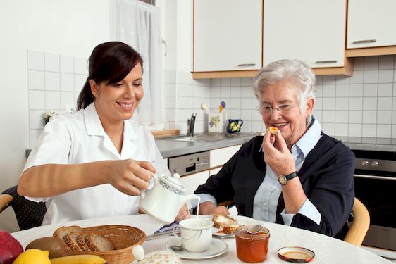 Dịch vụ chăm sóc bà tại nhà Gia Hoàng - Ưu đãi uy tín, chuyên nghiệp