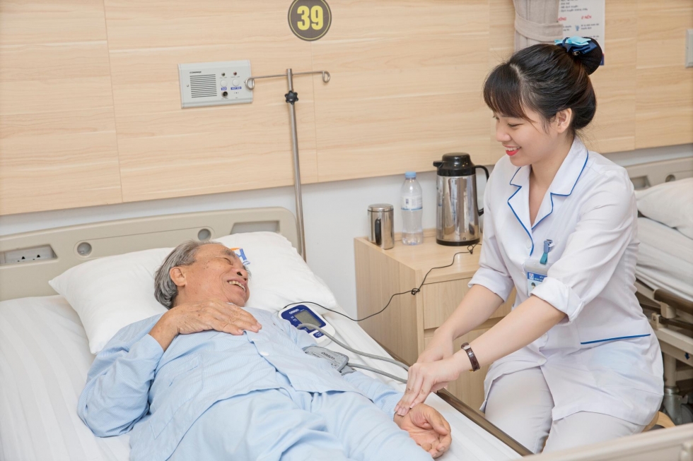 Dịch vụ chăm sóc người bệnh tại Hồ Chí Minh - Gia Hoàng uy tín