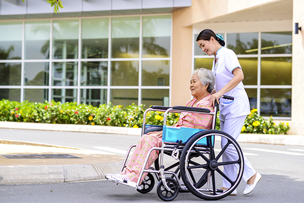 Dịch vụ chăm sóc người bệnh tại Hồ Chí Minh - Gia Hoàng uy tín