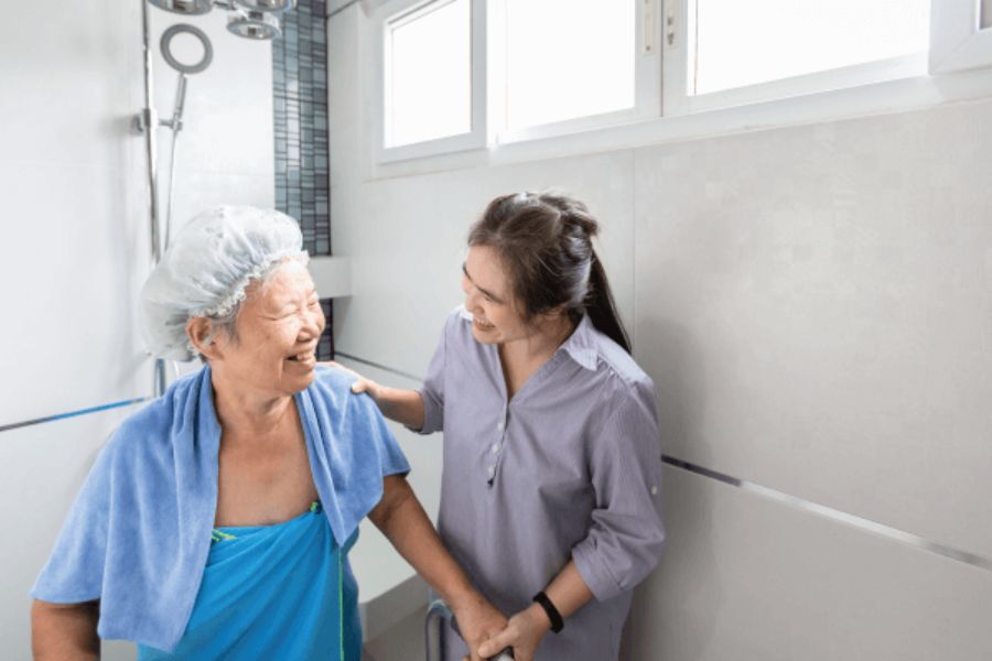 Dịch Vụ Chăm Sóc Người Già Uy Tín Tại Gia Hoàng