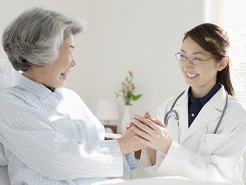 Dịch vụ chăm sóc ông bà tại Gia Hoàng - Uy tín và chuyên nghiệp tại quận 9