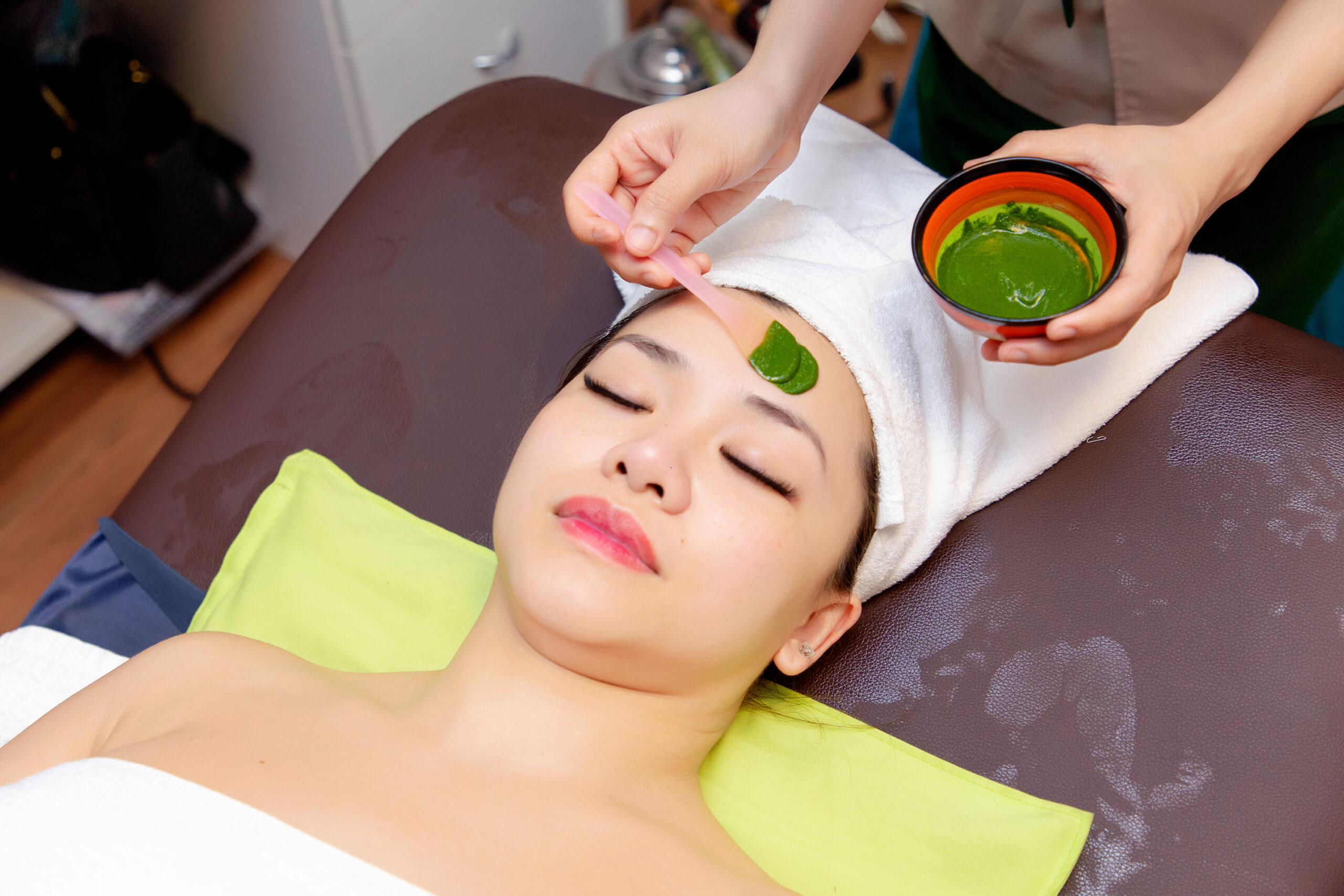 Dịch vụ chăm sóc phụ nữ sau sinh Gia Hoàng tại nhà